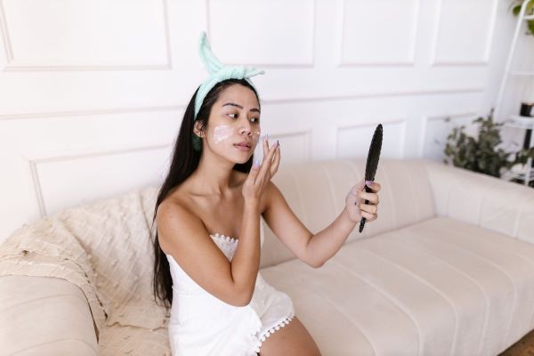 9 thói quen hằng ngày đang âm thầm khiến làn da lão hoá sớm